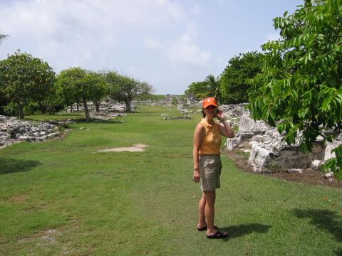 2004AnniversaryTrip0014-Cancun-JamiAtElRey1