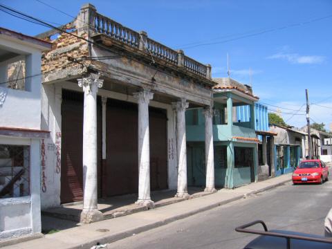 2004AnniversaryTrip0038-Cuba-Houses1