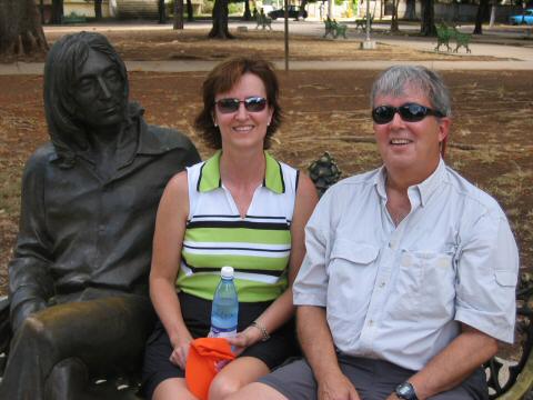 2004AnniversaryTrip0054-Cuba-JamiSteveJohnLennonPark