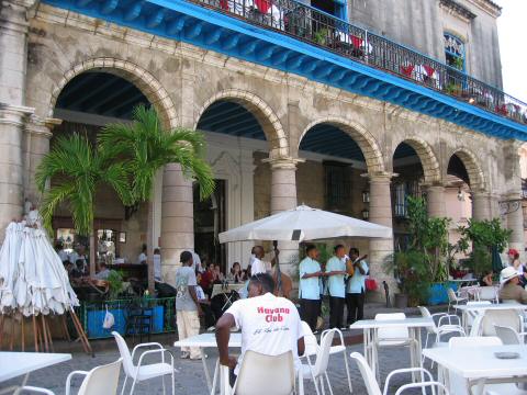 2004AnniversaryTrip0114-Cuba-PlazaRestaurant-Cathedral Plaza
